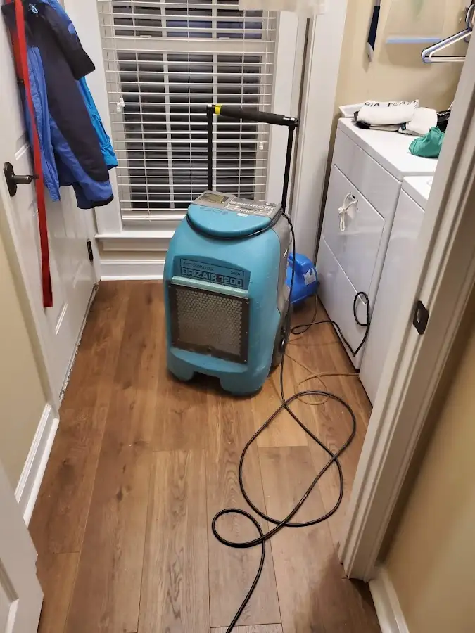 Commercial dehumidifier deployed for Crawl Space Restoration in Navarre